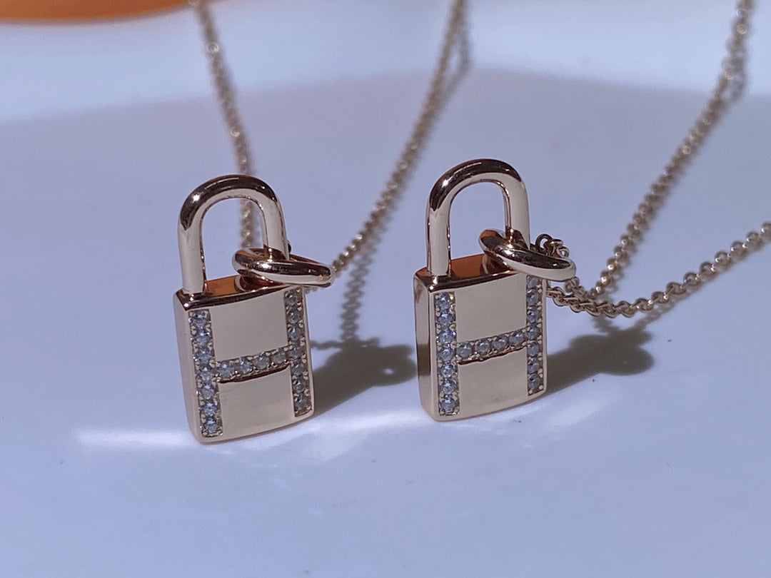 [GALE]HM ADVANCED NICHE LOCK HEAD NECKLACE DIAMONDS