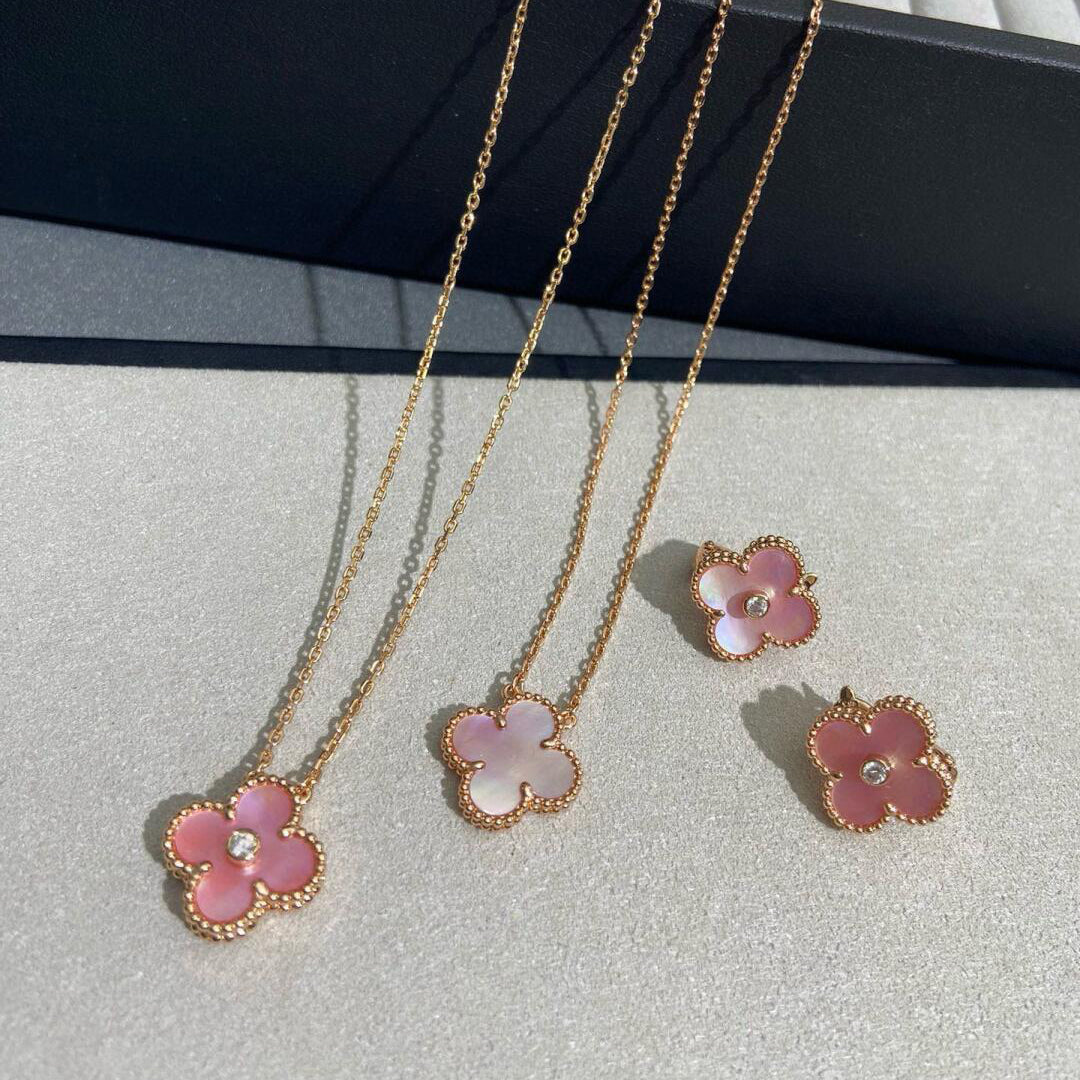 [GALE]]CLOVER 15MM DIAMOND PINK MOP NECKLACE
