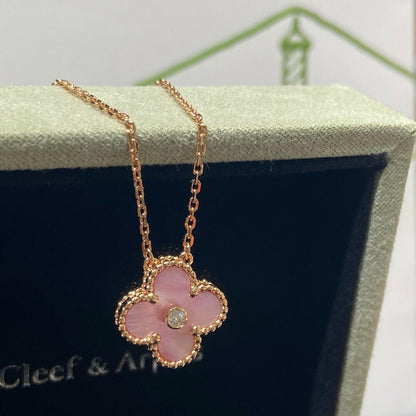 [GALE]]CLOVER 15MM DIAMOND PINK MOP NECKLACE
