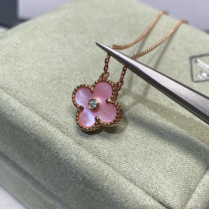[GALE]]CLOVER 15MM DIAMOND PINK MOP NECKLACE
