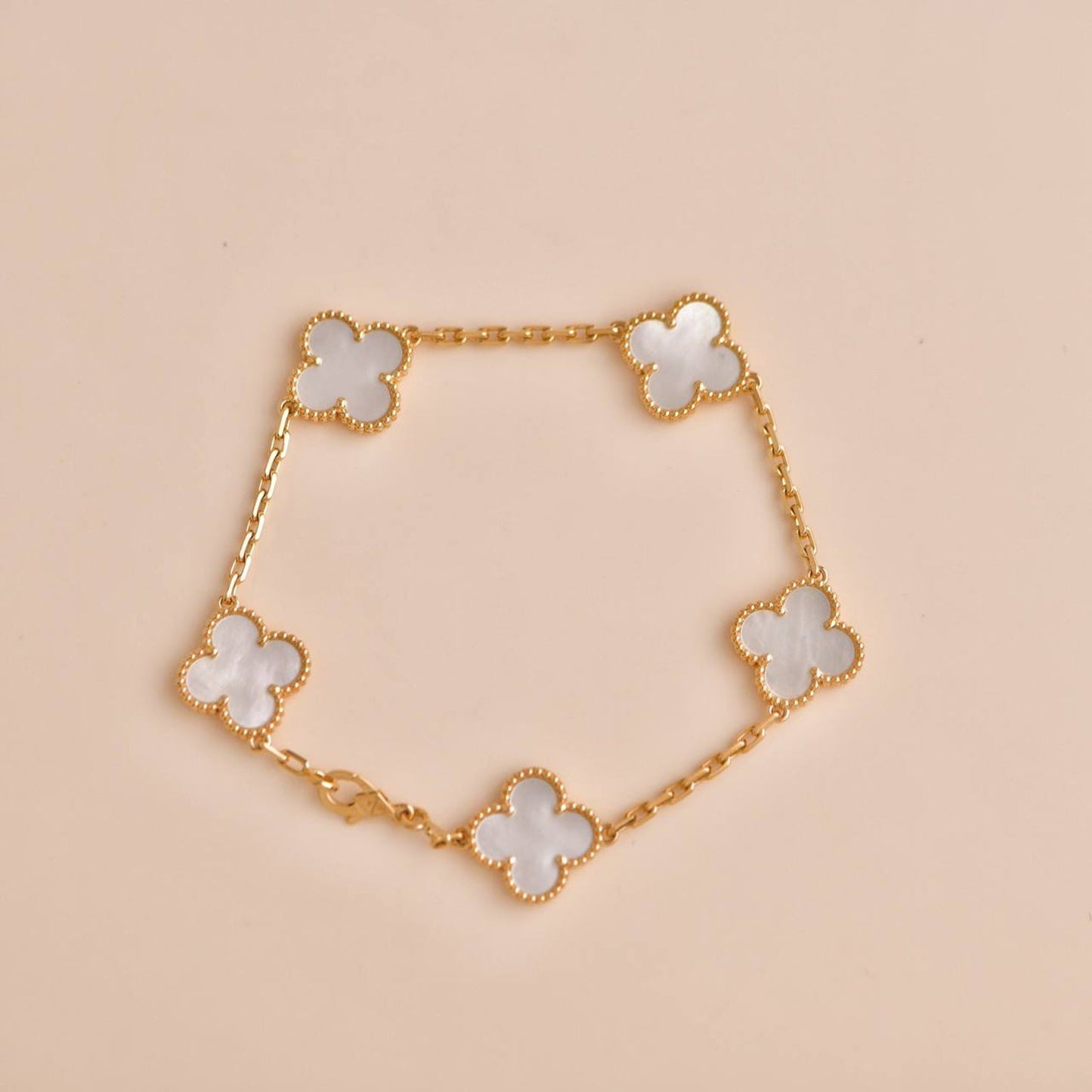 [GALE]CLOVER  5 MOTIF WHITE MOP BRACELET