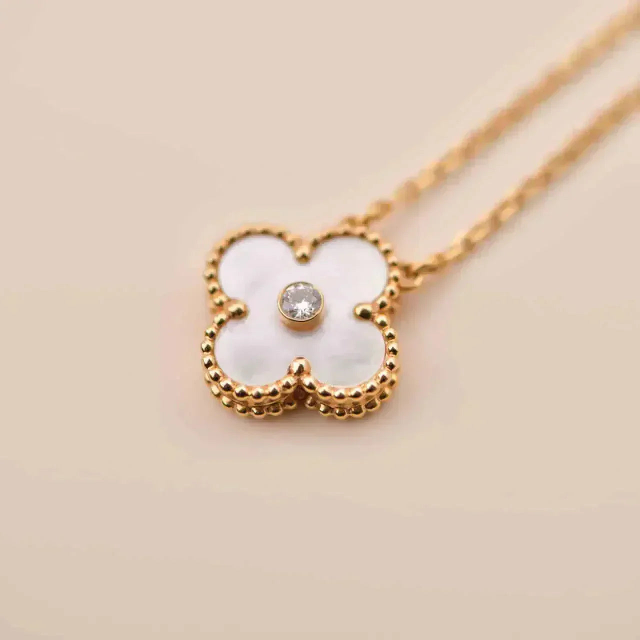 [GALE]CLOVER 15MM DIAMOND WHITE FRITILLARIA NECKLACE