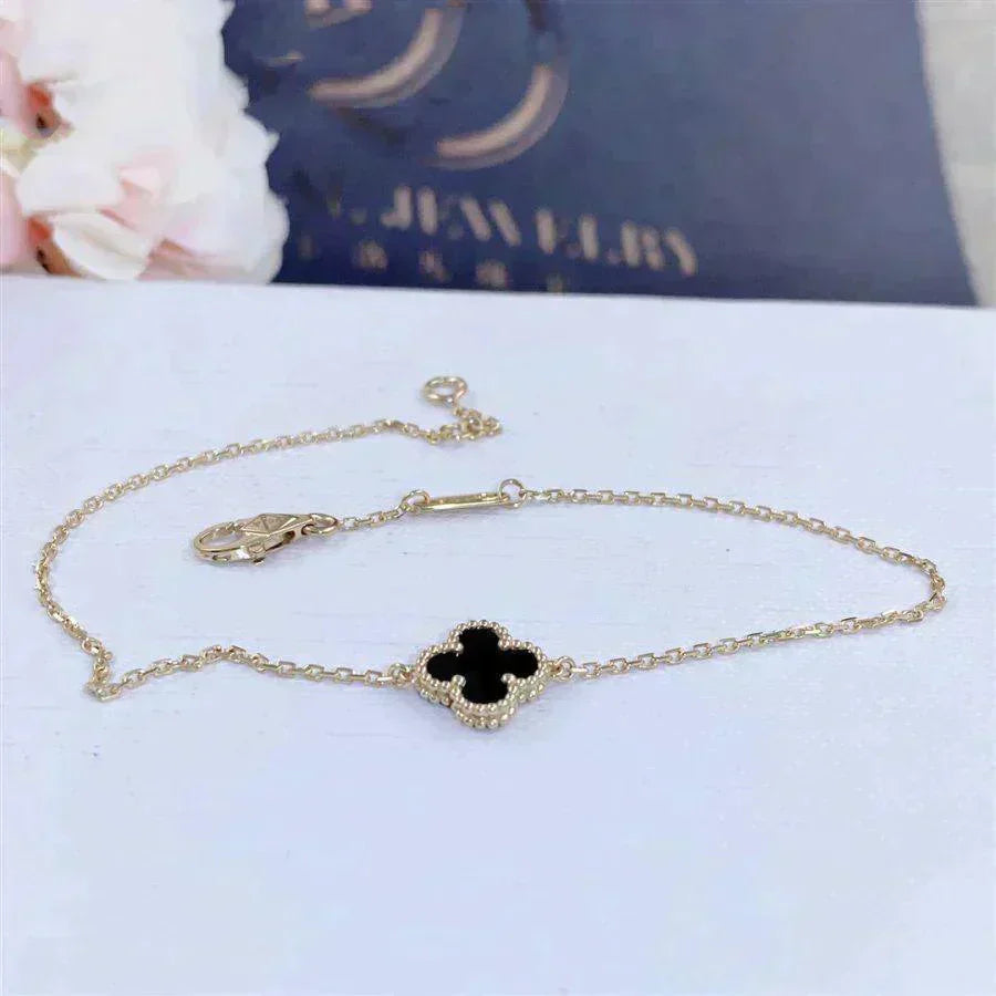 [GALE]CLOVER ONYX SINGLE FLOWER BRACELET