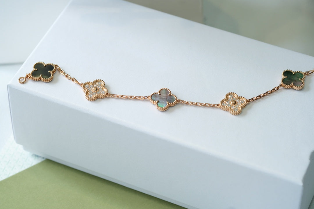 [NOVO]CLOVER 5 MOTIFS DARK MOP AND DIAMONDS PINK GOLD ARMBAND 