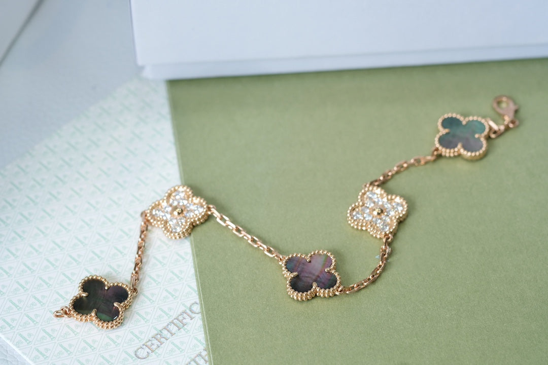 [NOVO]CLOVER 5 MOTIFS DARK MOP AND DIAMONDS PINK GOLD ARMBAND 