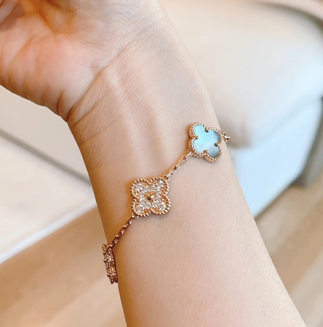[NOVO]CLOVER 5 MOTIFS DARK MOP AND DIAMONDS PINK GOLD ARMBAND 
